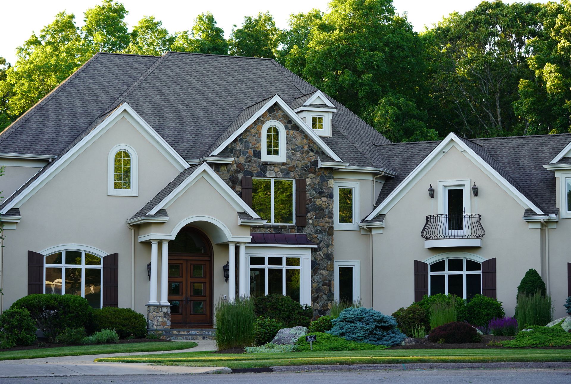 Luxury Home Builder San Francisco Bay Area: Trends in Quiet Design